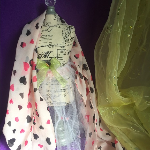 EXTRA LARGE Lovely Pink Wrap / Scarf with Hearts - Picture 4 of 5